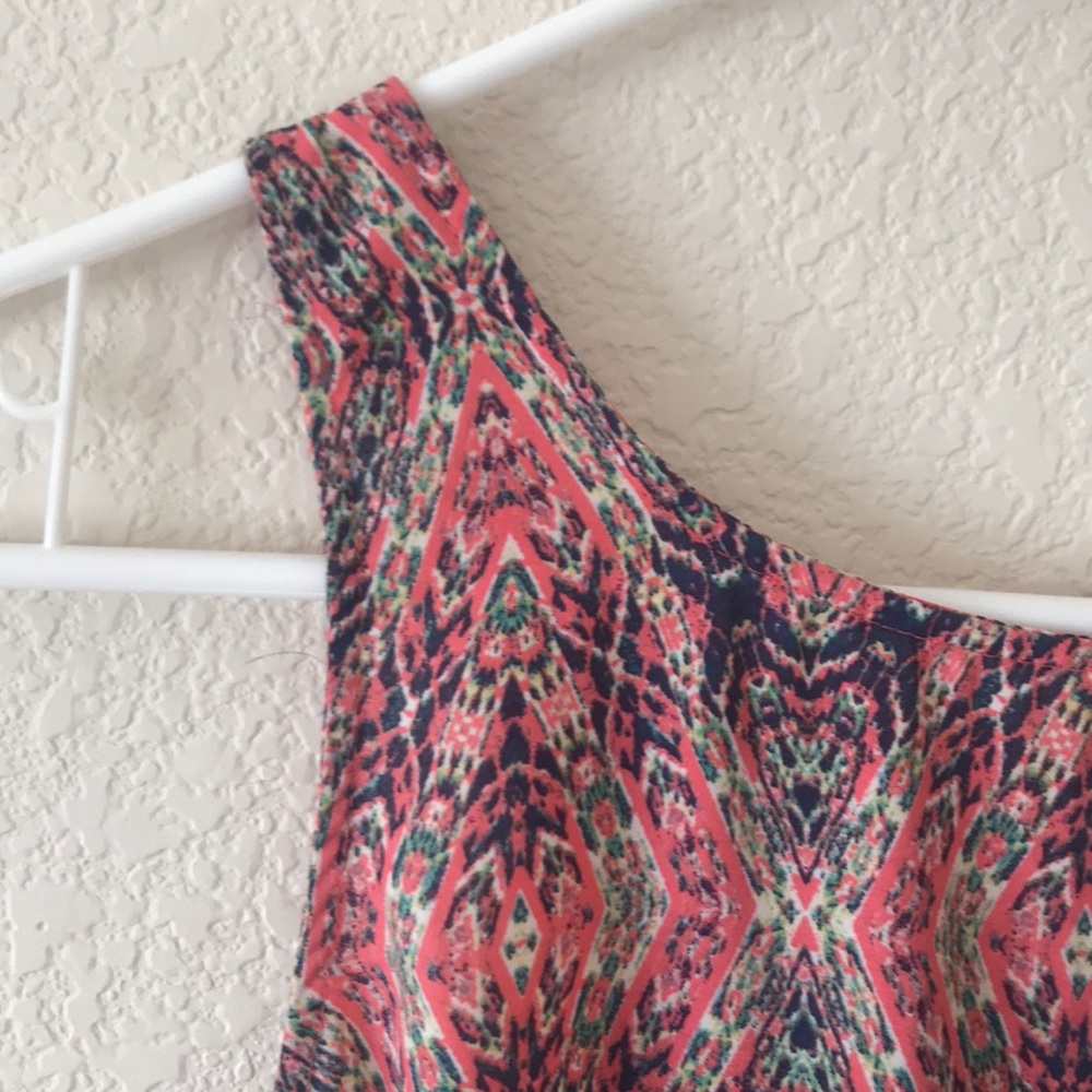 Patterned Tank Top - Picture 2 of 5